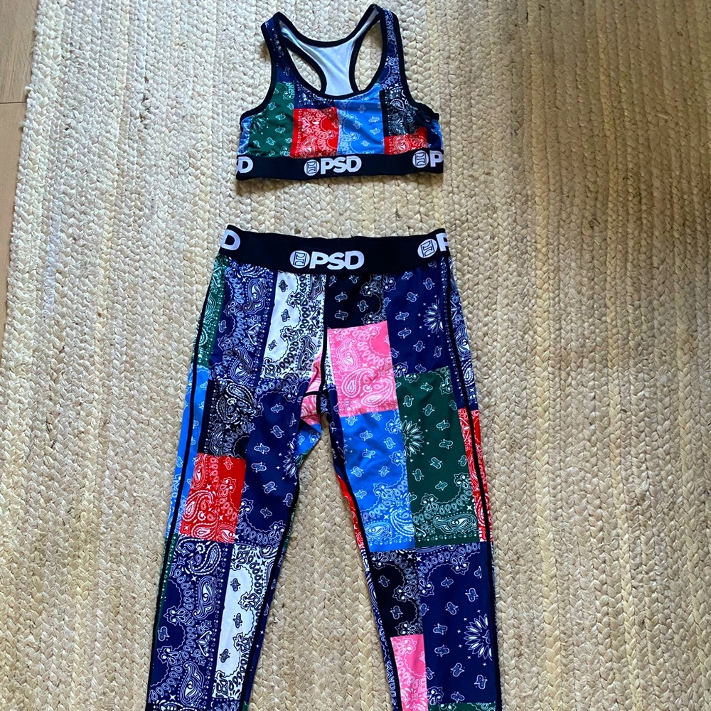 PSD bandana-print workout set